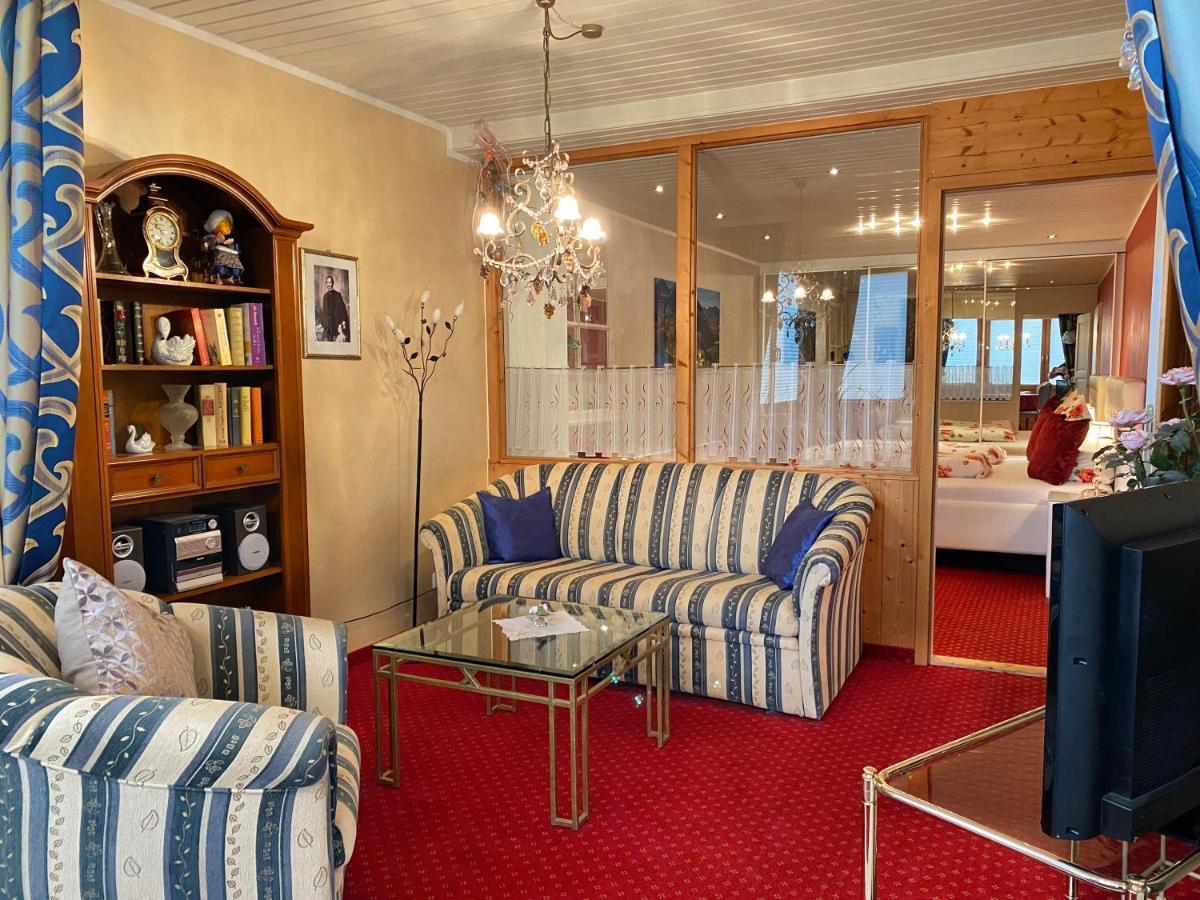 Haus Bei Der Linden Ferienwohnungen Швангау Экстерьер фото